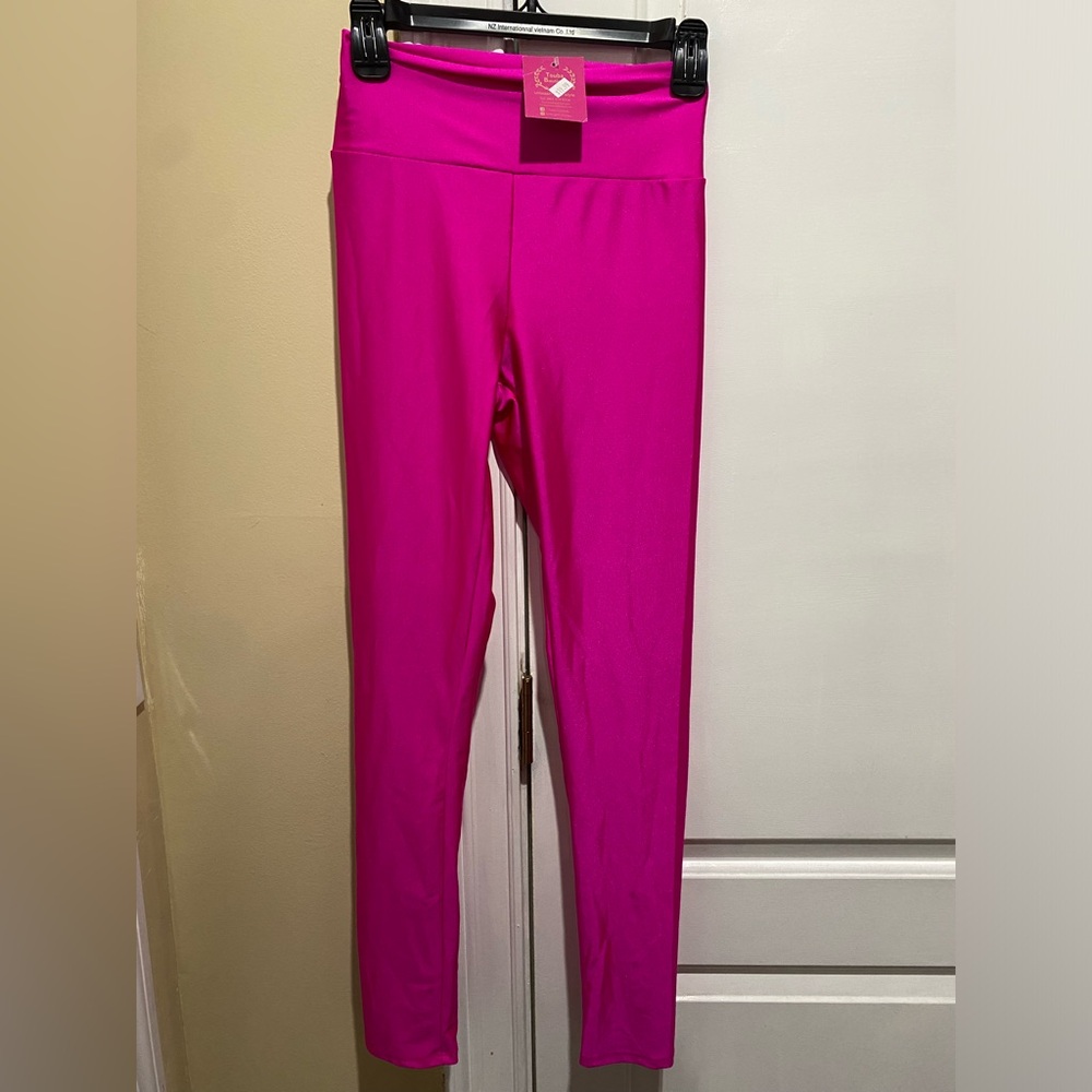 Uptown Pink Leggings Women's Size Medium 92% Nylon 8% Spandex unworn